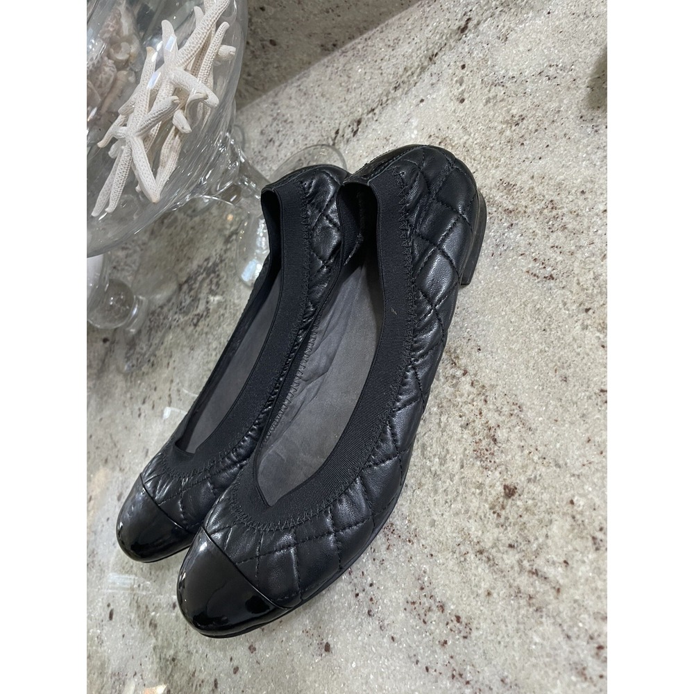 Stuart Weitzman Womens Ballet Flats Black Leather Quilted Patent Cap Toe Size 7